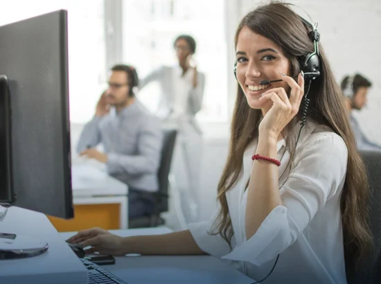 Agente bilingüe de atención al cliente para connected drive